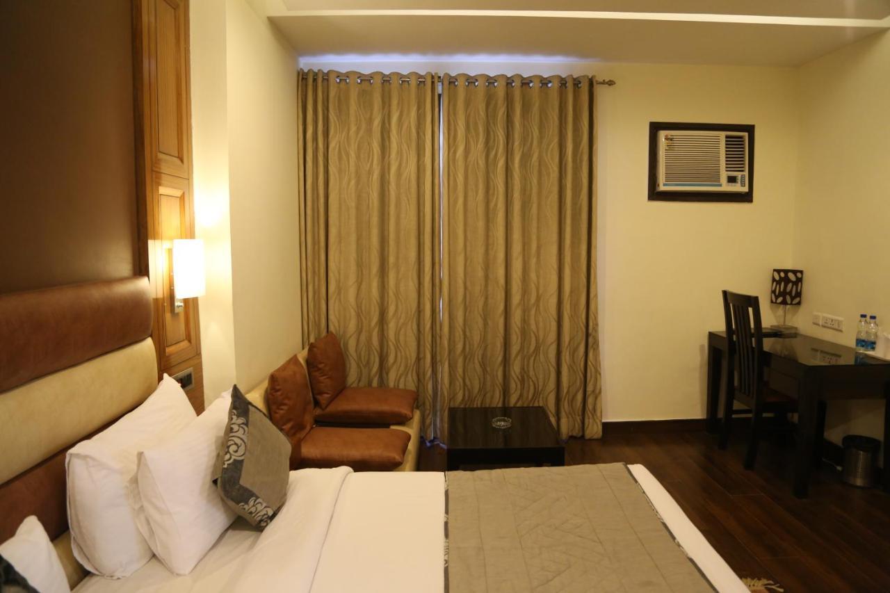 Hotel Deer Parkk New Delhi Exterior foto